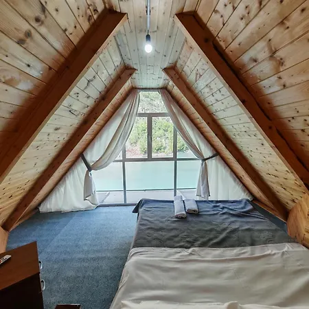 Hostel Riverside Komani *