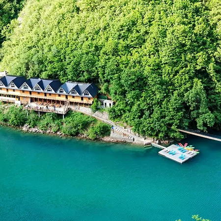 Riverside Komani * Koman