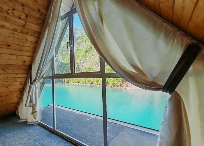 Riverside Komani Koman