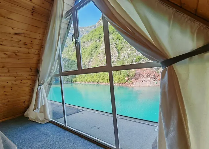 Riverside Komani * Koman