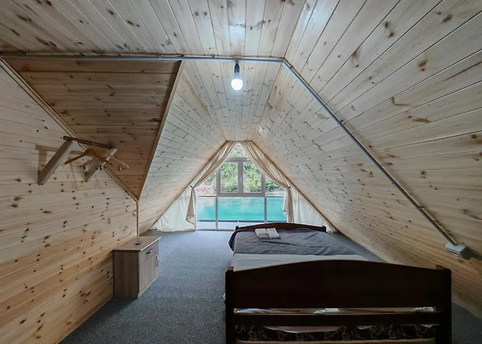 Riverside Komani Hotel *