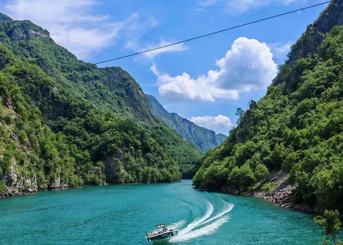 Riverside Komani Hotel