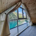 Riverside Komani