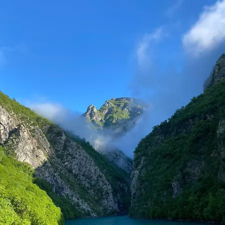 Riverside Komani Koman