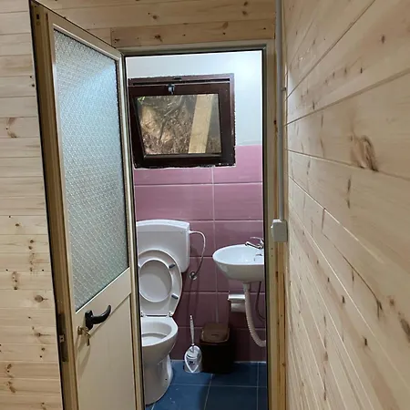 Hostel Riverside Komani *