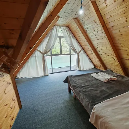 Hotel Riverside Komani Koman