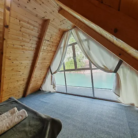 Riverside Komani Koman