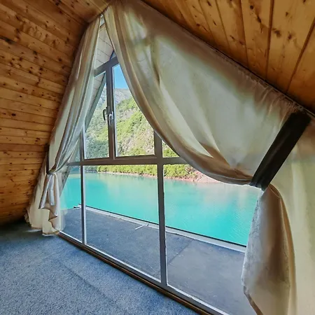 Riverside Komani Koman