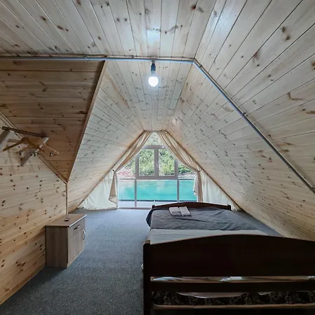 Riverside Komani Hotel *