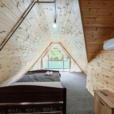 Riverside Komani Hotel Koman