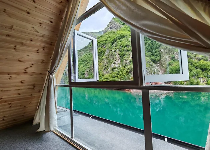 Riverside Komani Koman