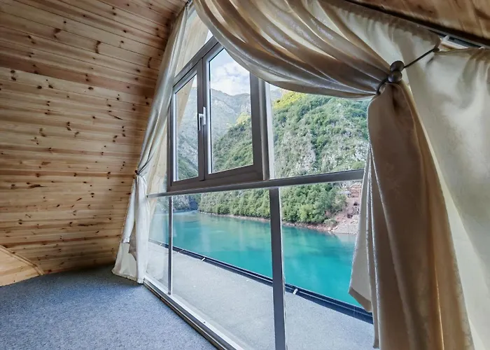 Riverside Komani * Koman